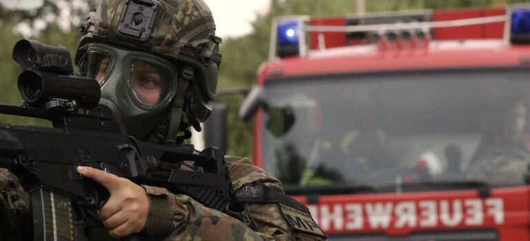 Verteidigungs-, Spannungs- Zustimmung und Bündnisfall.